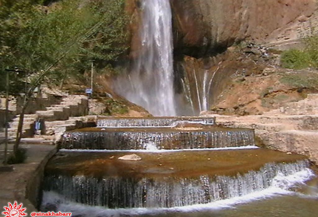 آبشار ۷۰ متری سمیرم از دیدنی‌های سرزمین هزار چشمه