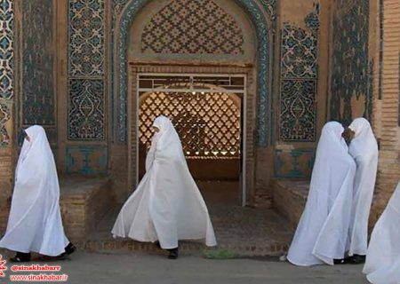 چادر سفید زنان شهر ورزنه در فهرست میراث ناملموس ایران ثبت ملی شد