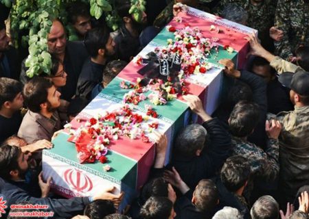 پیکر معلم شهید محمود دهقانی در شهرستان دهاقان تشییع و تدفین می‌شود