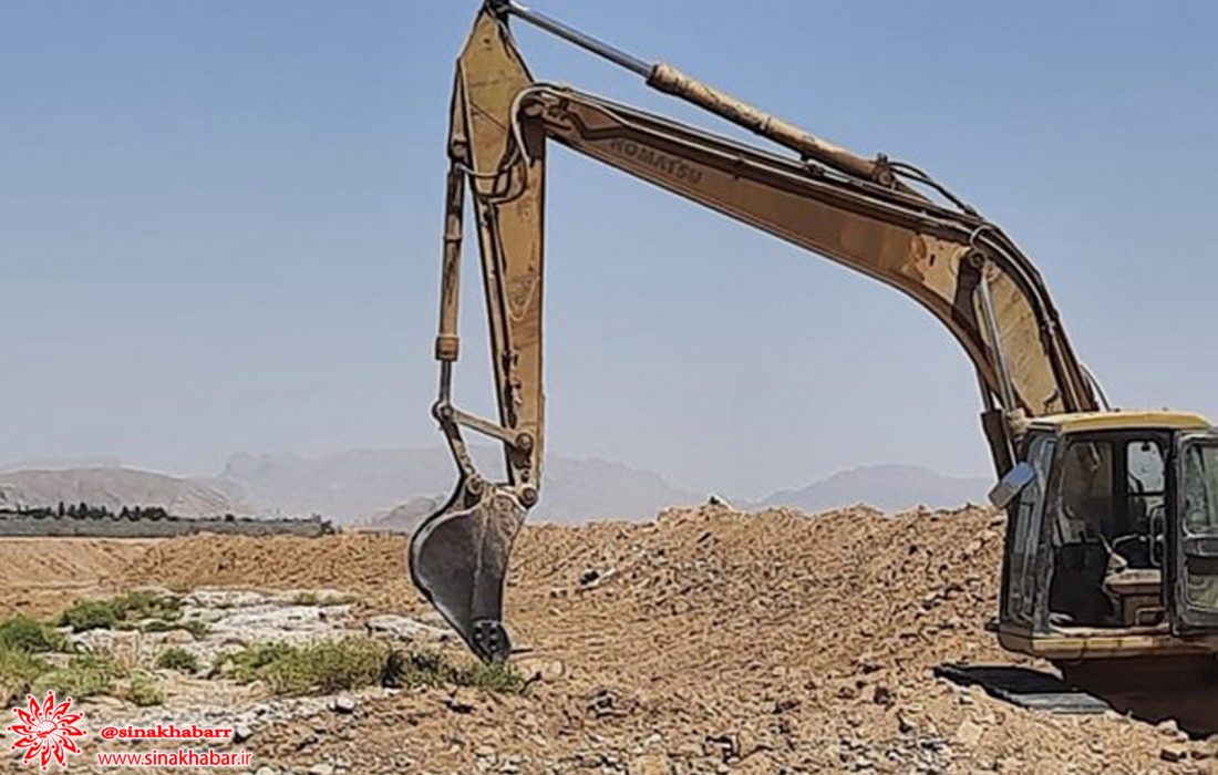 تخریب در انتظار ساخت و سازهای غیرمجاز حریم و بستر رودخانه های شهرضا
