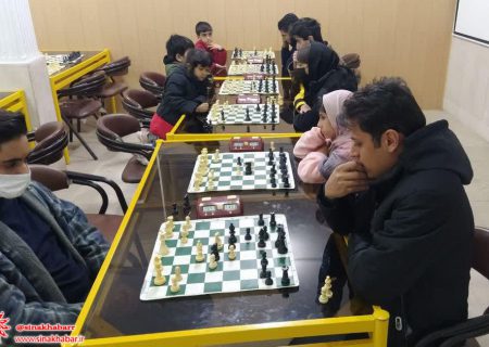 مسابقات هفتگی شطرنج شهرضا برگزار شد