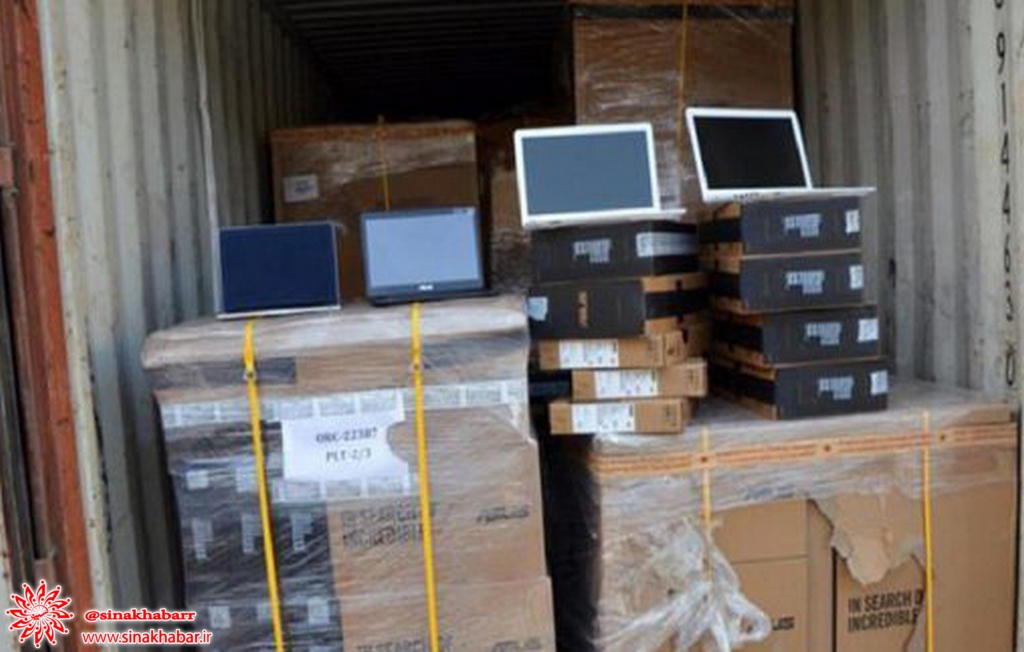 کشف ۱۲ دستگاه لپتاپ قاچاق از راننده کامیون در شهرضا