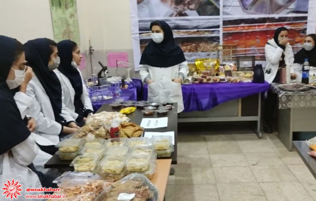 بازارچه کارآفرینی هنرستان دخترانه کوپایی شهرضا برگزار شد