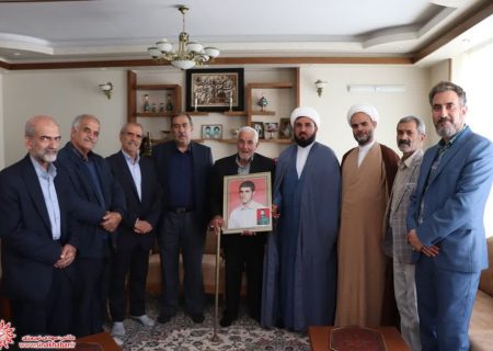 دیدار رئیس سازمان تبلیغات اسلامی و اعضای شورای هیئات مذهبی شهرضا با دو تن از پیرغلامان و پدران بزرگوار شهدا به مناسبت سال جدید و ماه رمضان