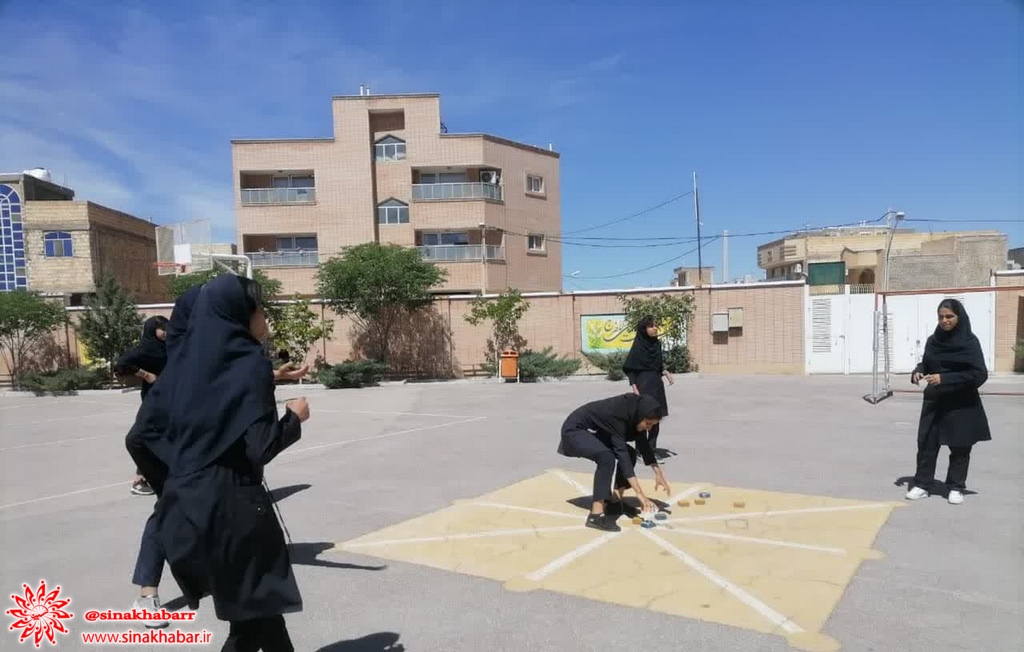 مسابقات بازی های بومی و محلی گرامیداشت روز دختر در شهرضا برگزار شد