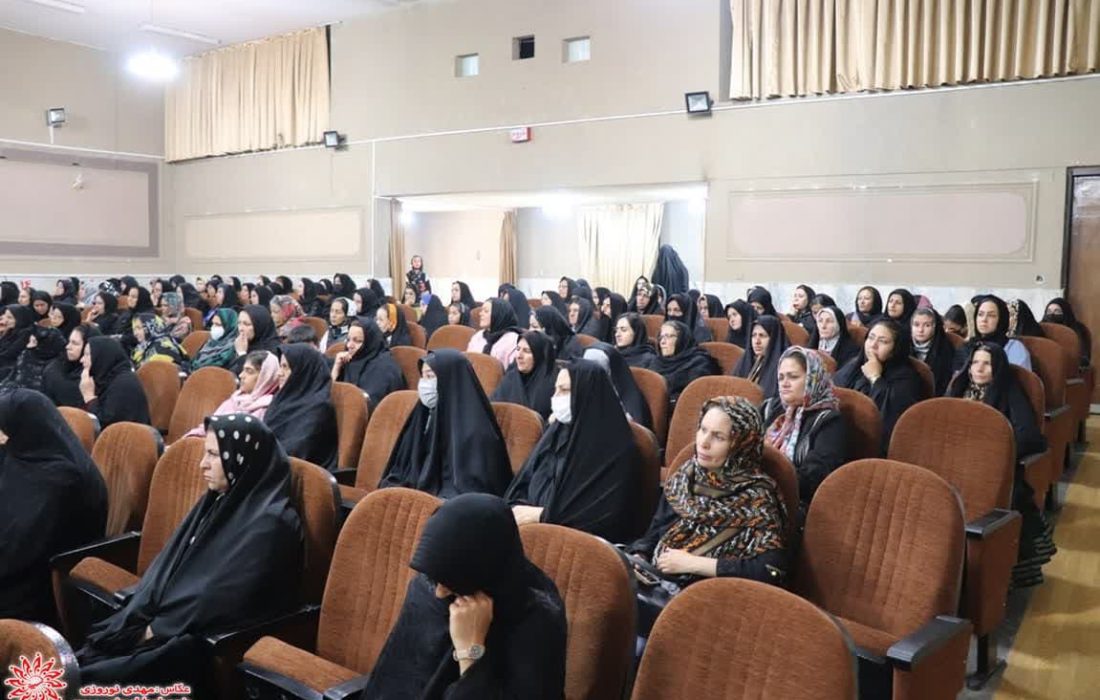 کارگاه آموزشی پیشگیری از اسیب های اجتماعی به همت کمیته امداد امام خمینی(ره)