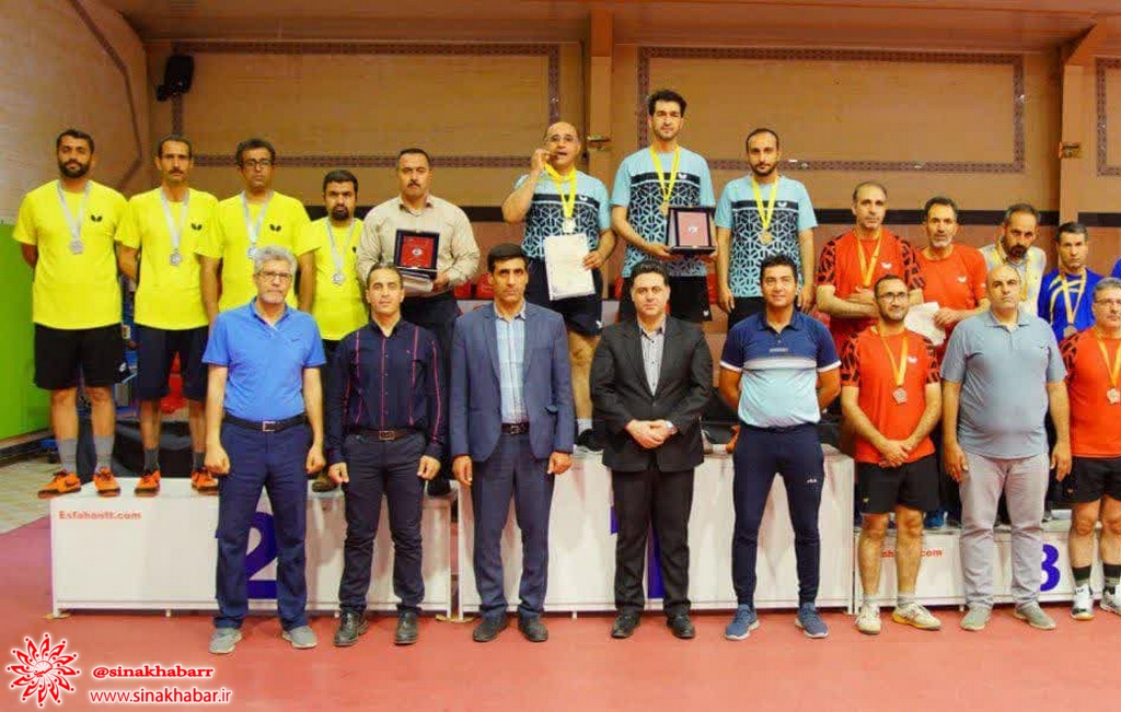 تیم نماینده شهرضا در رقابت های کارکنان آموزش و پرورش استان نائب قهرمان شد
