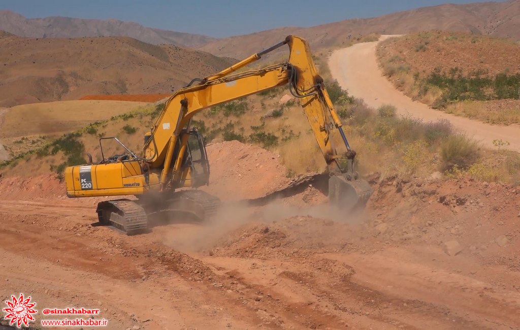 مراحل ساخت جاده شهر ونک سمیرم به سولیجان چهار محال و بختیاری آغاز شد