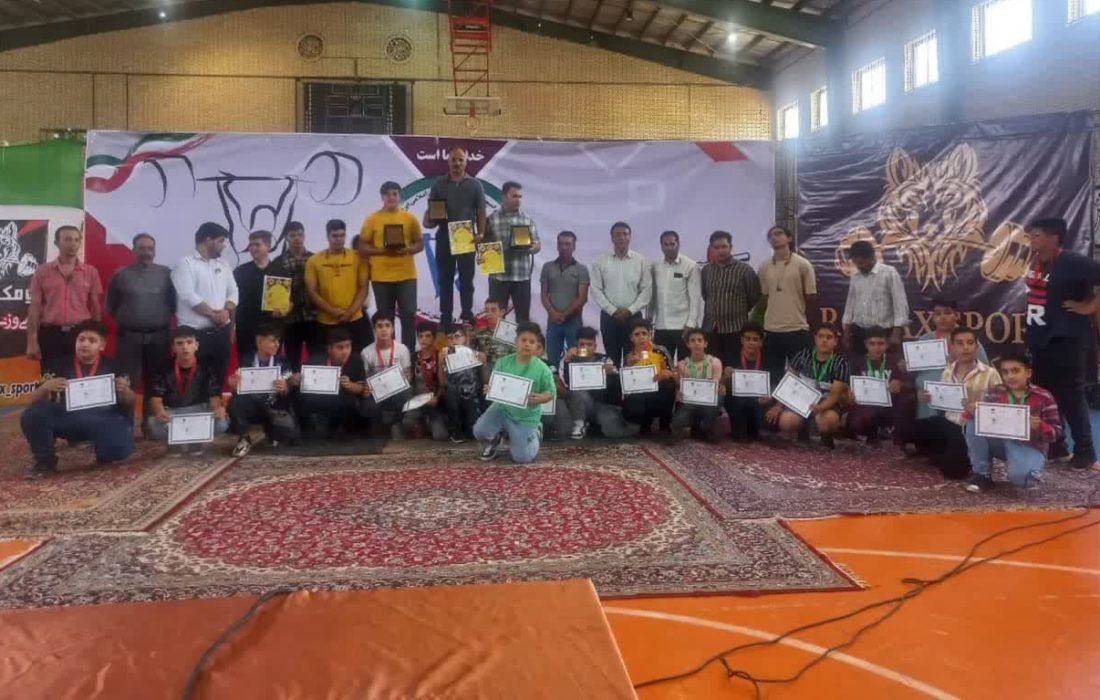 اولین مرحله مسابقات وزنه برداری منطقه ای استان جام شهدای دانش آموز به میزبانی شهرضا برگزار شد