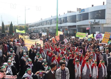 راهپیمایی پرشور ۱۳ آبان روز دانش آموز در شهرضا