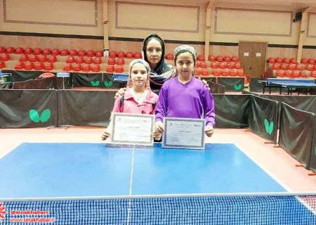دختران تنیسور شهرضا بر سکوهای اول و دوم مسابقات منطقه ای کشوری ایستادند 