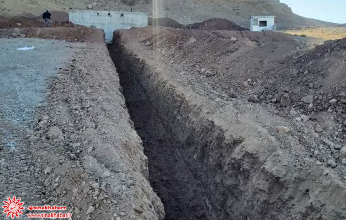 خطوط رفت و برگشت مخزن جدید هزار مترمکعبی روستای امامزاده علی اکبر(ع) شهرضا اجرا می شود