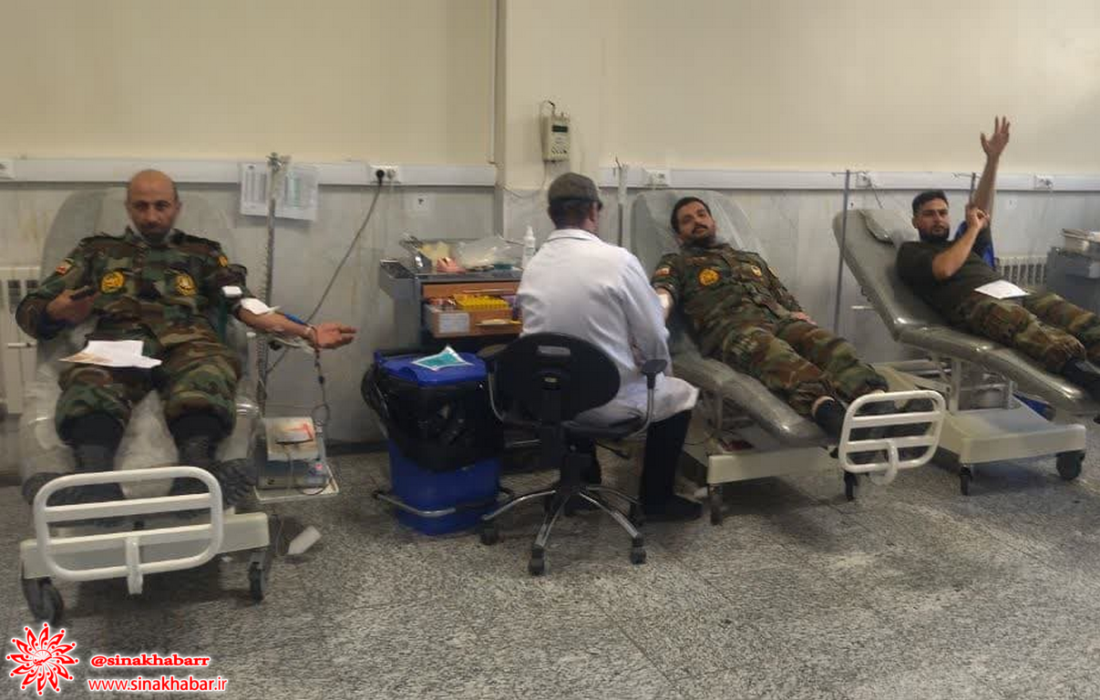 کارکنان گروه ۲۲ توپخانه ارتش در شهرضا خون خود را اهدا کردند