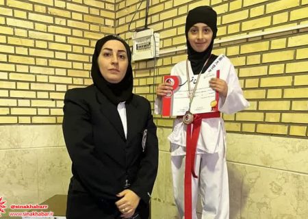 دختر کاتا کار شهرضایی در رقابت های قهرمانی استان سوم شد