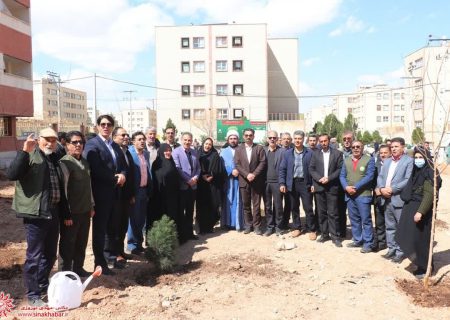 جشن بزرگ روز درختکاری و کاشت نهال به یاد شهدای عزیز توسط مسئولان شهرستان شهرضا