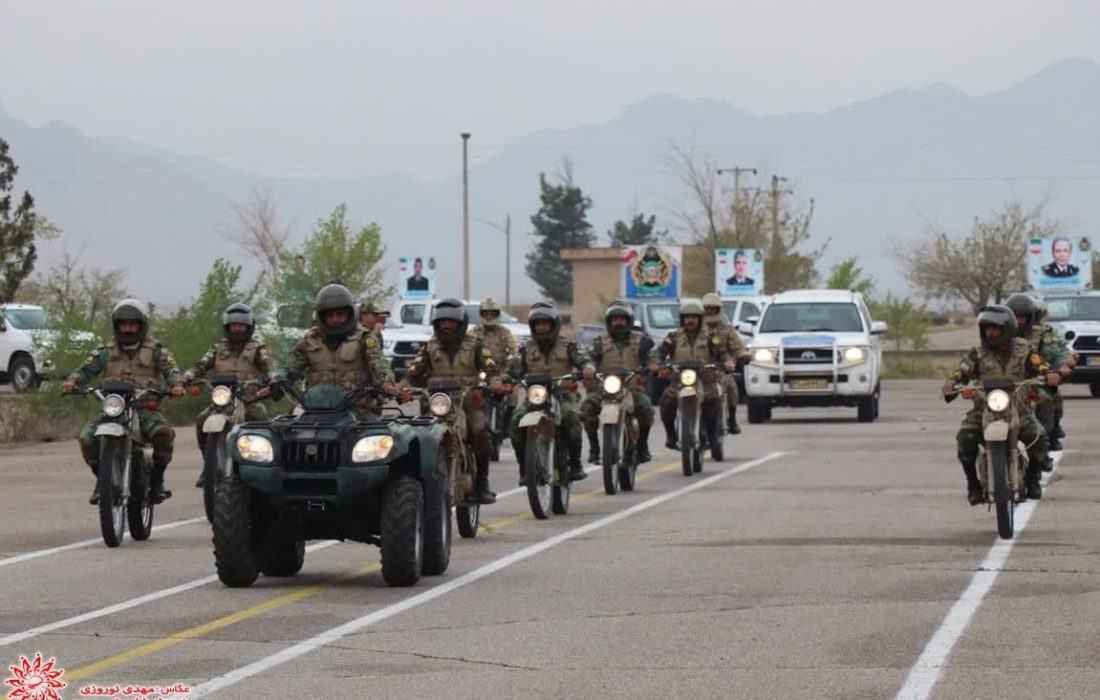 مراسم رژه روز ارتش در گروه ۲۲ توپخانه ارتش در شهرضا