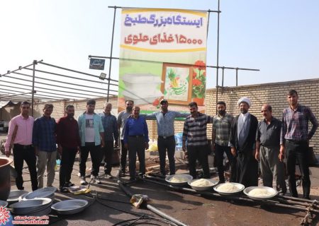 پخت ۱۱۰ دیگ و ۱۵ هزار پرس غذای نذری توسط گروه مردمی از غدیر تا ظهور در روز عید غدیر و توزیع بین شهروندان و خانواده های نیازمند