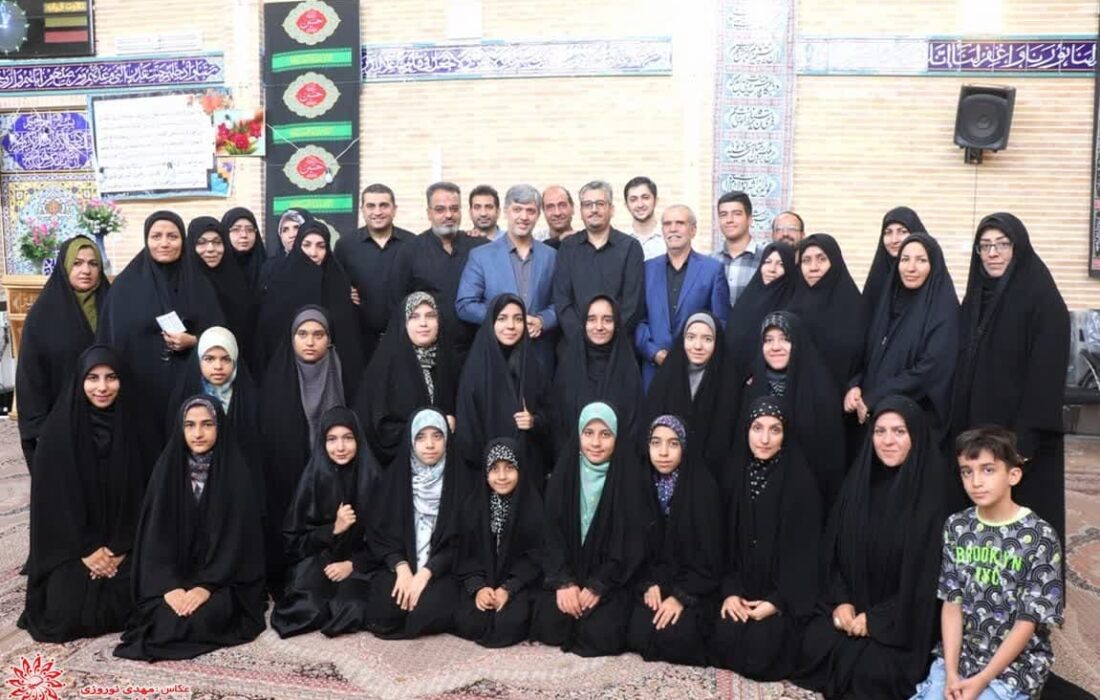 نشست صمیمی فعالان قرآنی شهرضا با حضور دکتر جواد فروغی، قاری و مبلغ بین المللی قرآن کریم