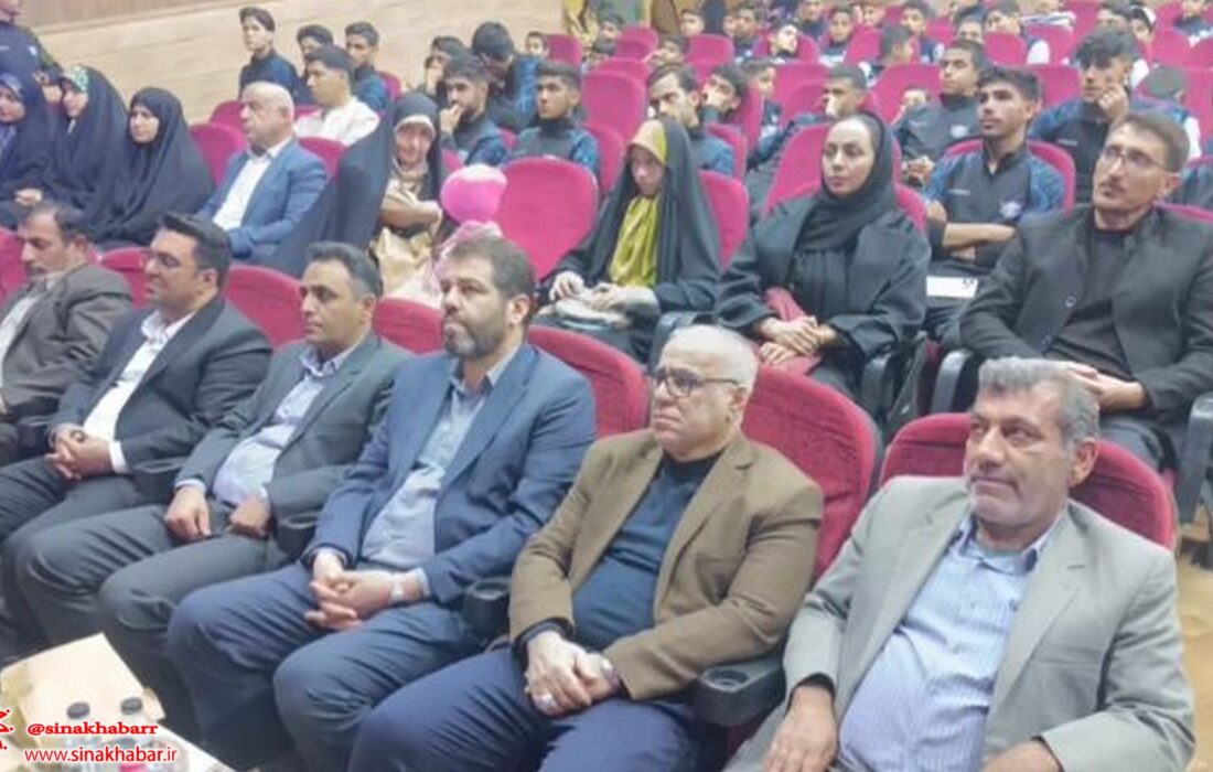 از ۱۲۰ نفر از مادران بازیکنان باشگاه پردیسان شهرضا تجلیل شد