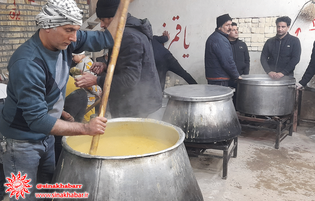 پخت گوشت و لوبیای نذری در کاشان