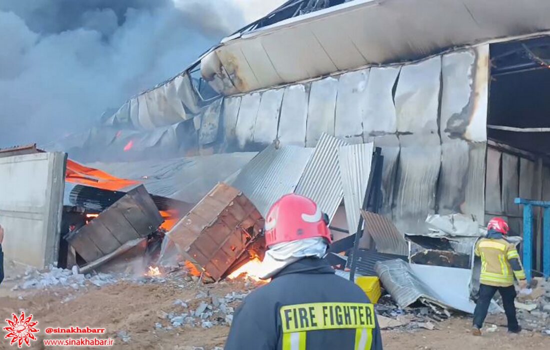 اتصالی برق و آتش گرفتن تابلوی برق علت آتش سوزی در شرکت کویر موتور اعلام شد