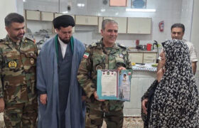 فرمانده گروه ۲۲ توپخانه ارتش در شهرضا با خانواده ایثارگران و جانبازان ارتش دیدار کرد