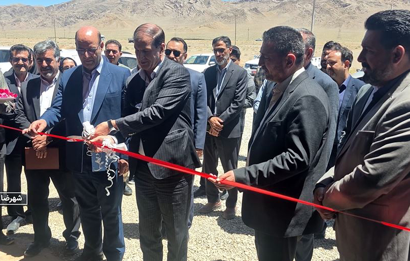 یک واحد صنعتی گاوداری شیری در روستای وشاره شهرضا به بهره برداری رسید