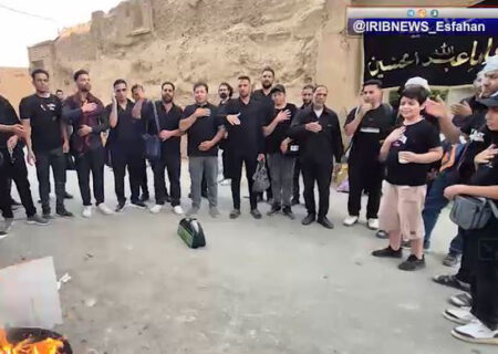 ۴۱ منبری آیینی قدیمی در شهرضا
