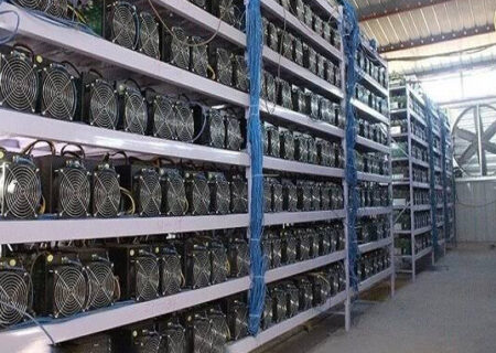 جریمه هفت و نیم میلیاردی قاچاقچی دستگاه رمز ارز دیجیتال در مبارکه