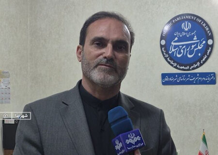 پرداخت وام قرض الحسنه به فعالان صنایع دستی شهرضا کلید خورد