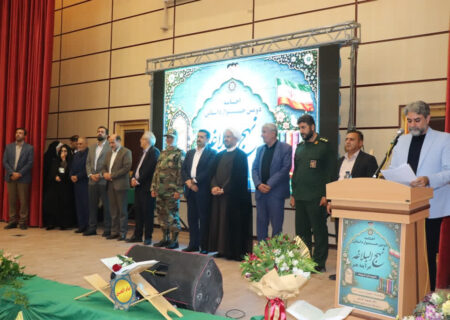 آیین اختتامیه دومین جشنواره استانی نهج البلاغه در آینه هنر در دانشگاه آزاد شهرضا
